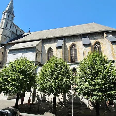 Neuf * Bagnères-de-Bigorre